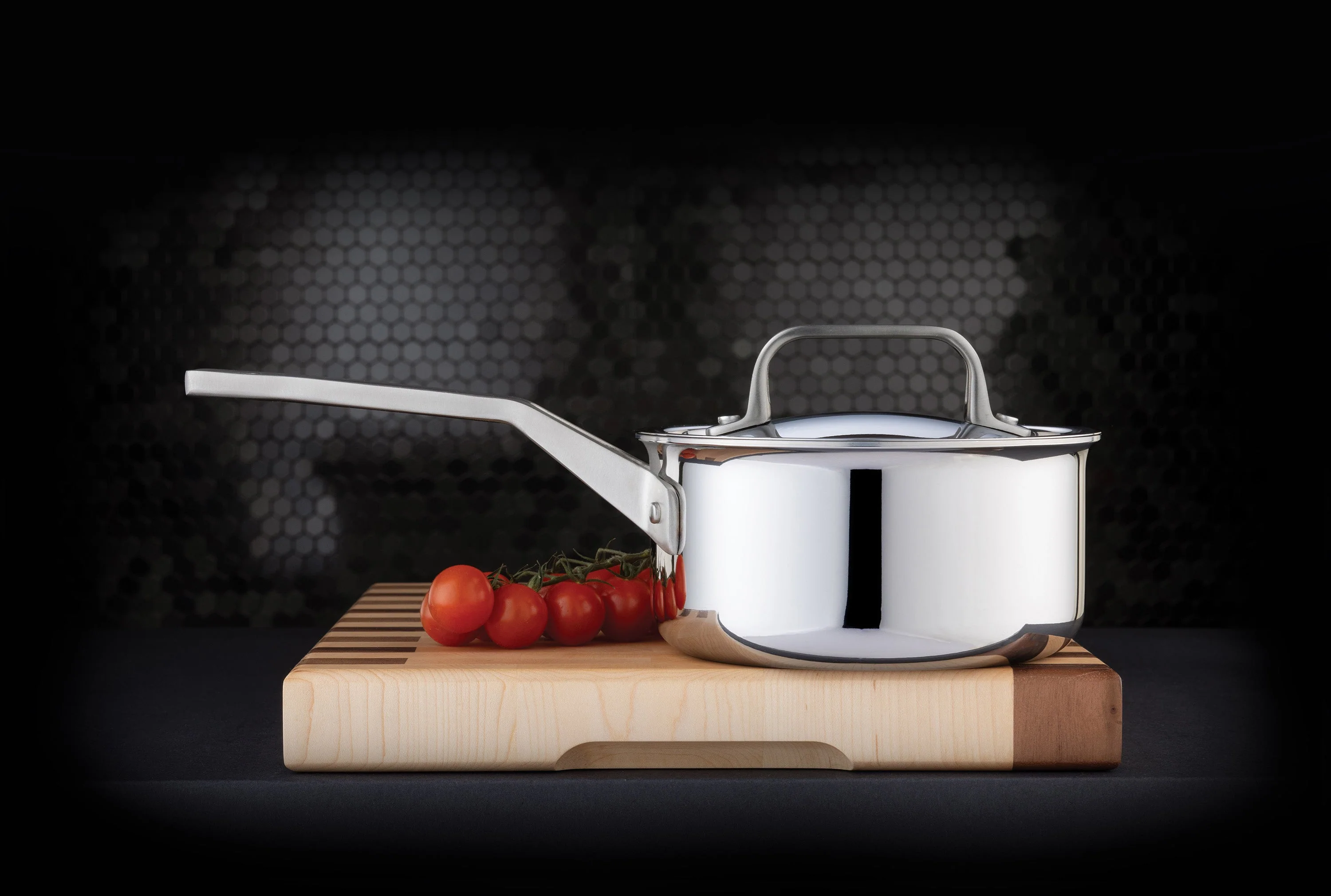 1.6L Meyer ProClad 5-Ply Aluminum Core Stainless Steel Saucepan with Cover, Made in Canada - Image 2