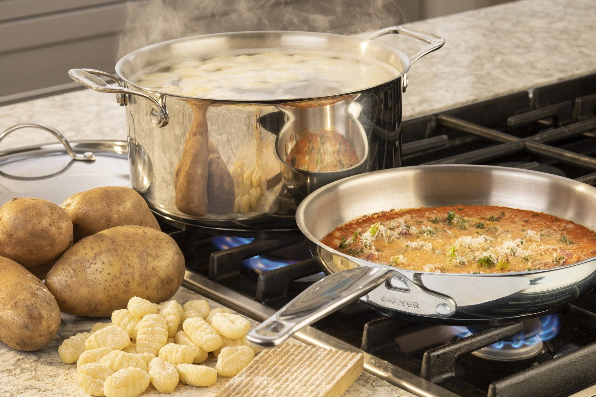 Meyer Confederation Stainless Steel Cookware Set, 11-Piece, Made in Canada - Image 3