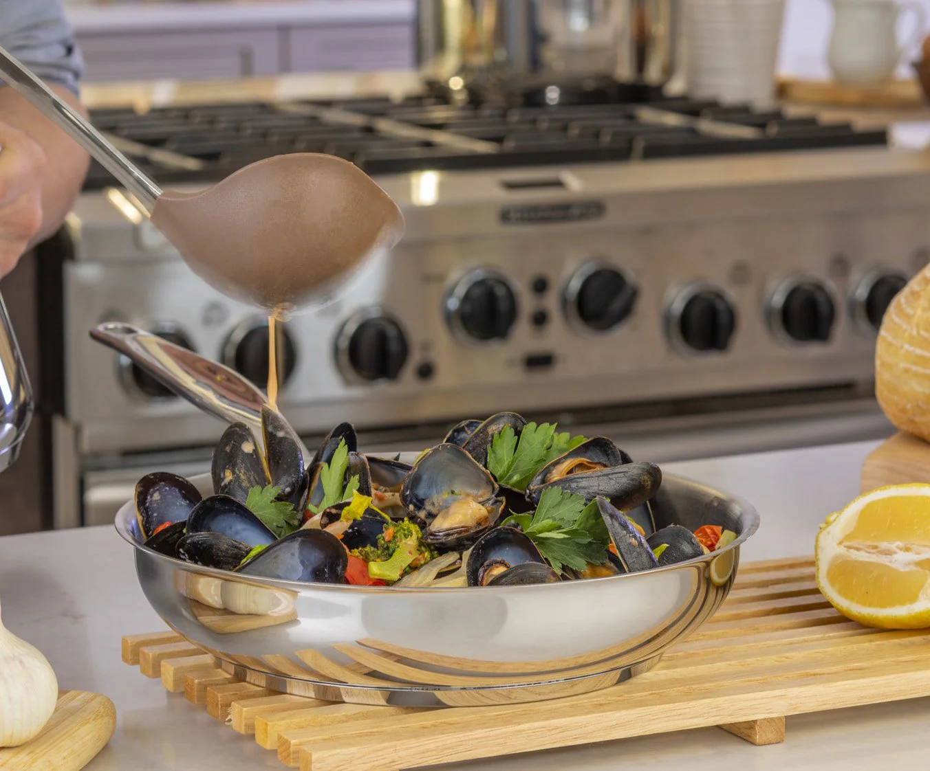 Meyer Confederation Stainless Steel 28cm/11" Frying Pan, Skillet, Made in Canada - Image 3