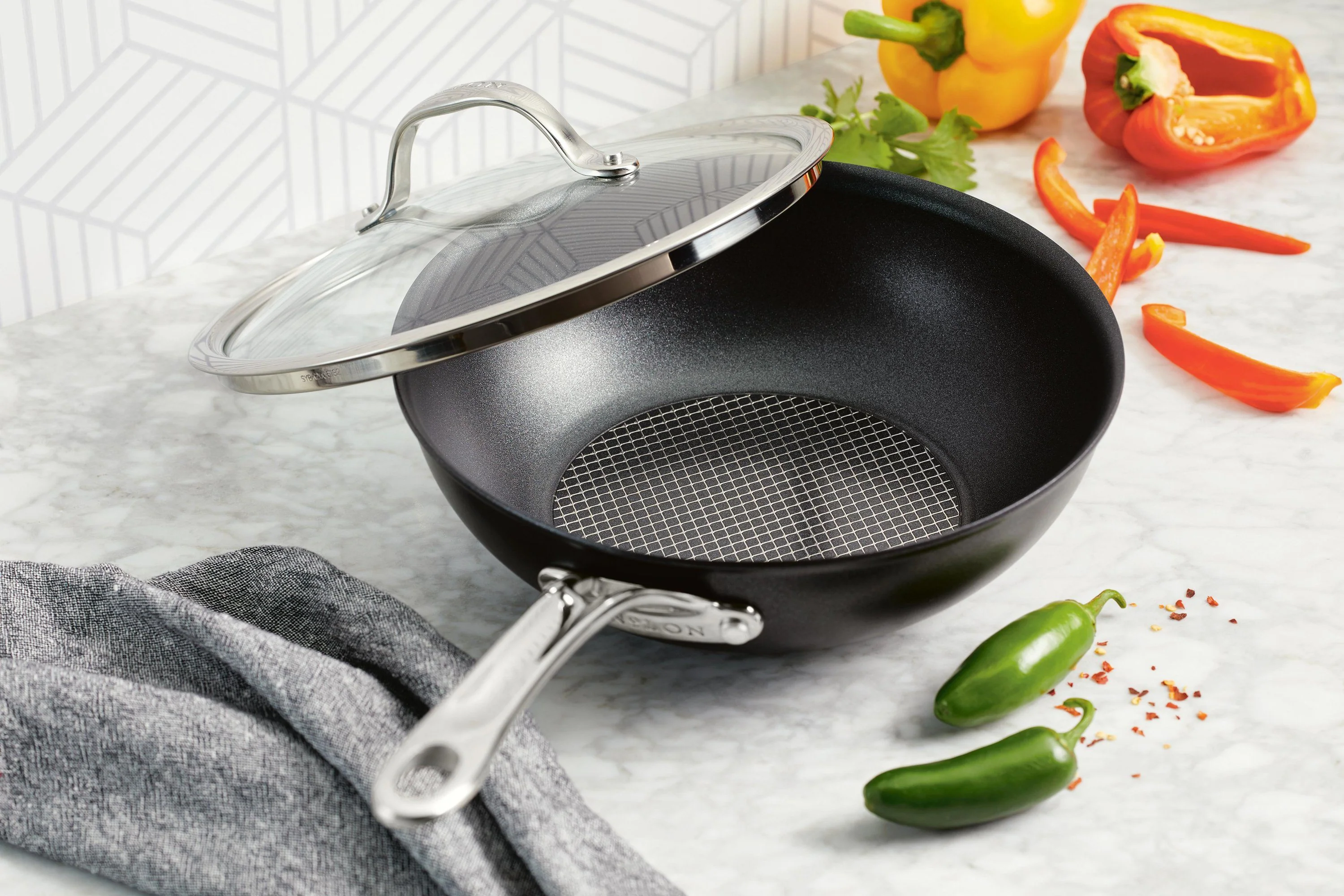 Anolon X SearTech Aluminum Nonstick Cookware Stir Fry Wok with Lid, 10-inch, Super Dark Gray - Image 5