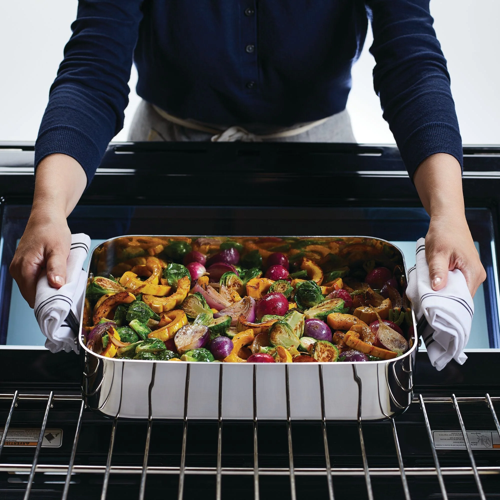 KitchenAid 5-Ply Clad Stainless Steel Roaster with Removable Rack, 15-Inch x 11.5-Inch, Polished Stainless Steel - Image 3