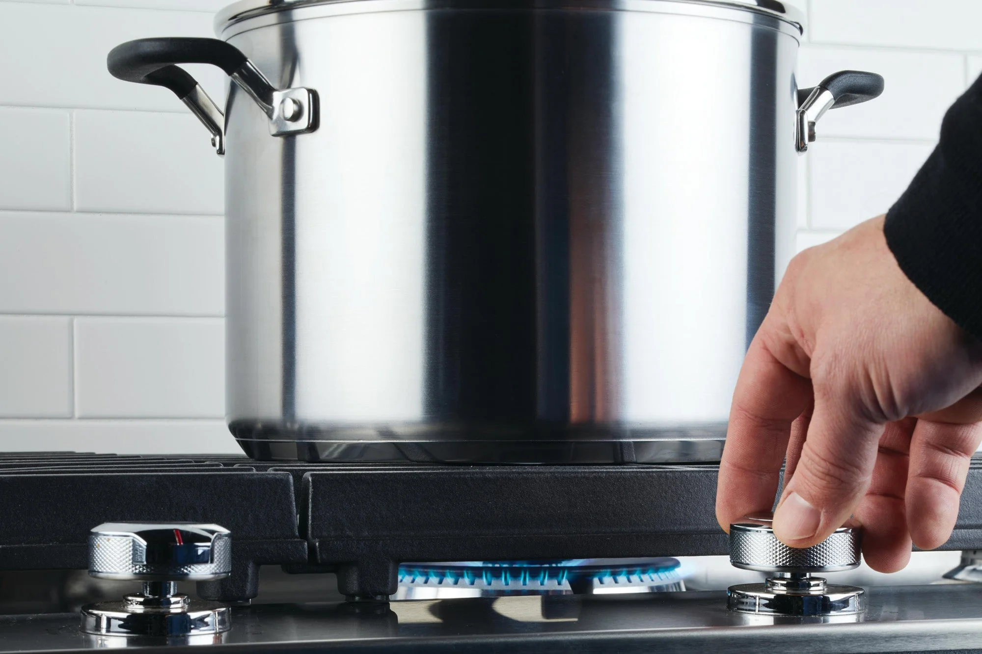 KitchenAid Stainless Steel Stockpot with Measuring Marks and Lid, 8-Quart, Brushed Stainless Steel - Image 6